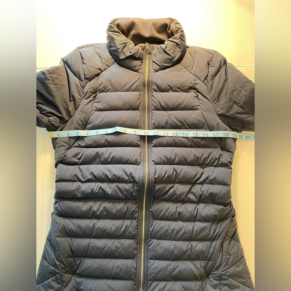 Lululemon Fluffed Up Jacket  12  Inkwell - Picture 3 of 7